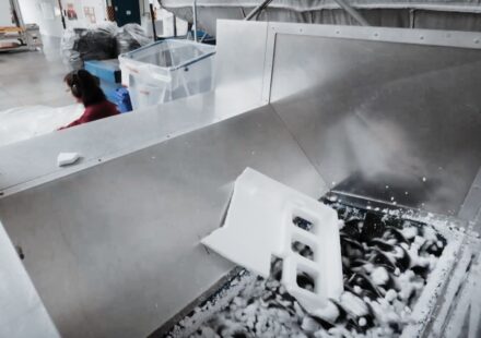 Recyklácia polystyrénu je dobrý príklad cirkulárnej ekonomiky v praxi (Reportáž STVR 2025)