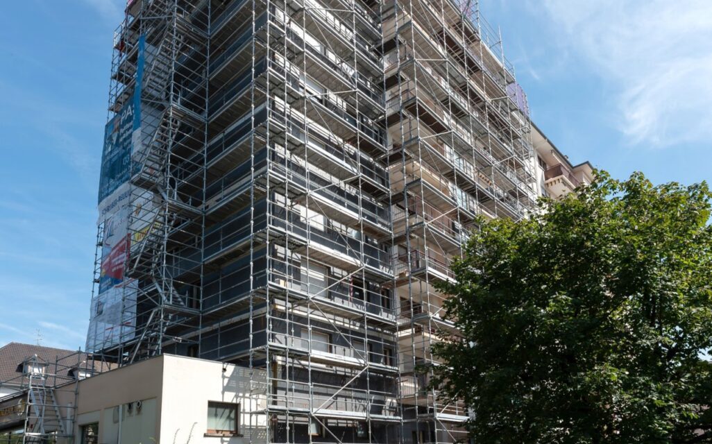 Renovácia bytového domu s polystyrénom znížila spotrebu energie o 44 %