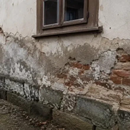 Ako zatepliť vlhkú stenu, aby sa problém nezhoršil