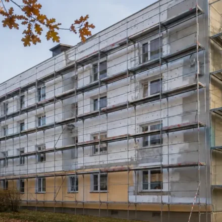 Fasáda znie pri poklepaní duto: Čo urobiť pred zateplením domu?